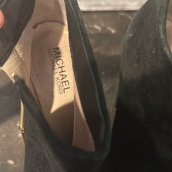 Michael Kors suede boot heels with gold accents - Picture 4 of 5